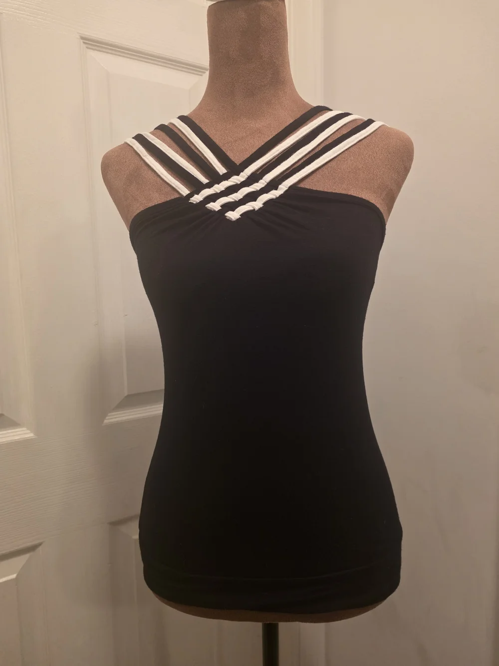 Y2K Size M Black & White Strappy Cami Top Tank